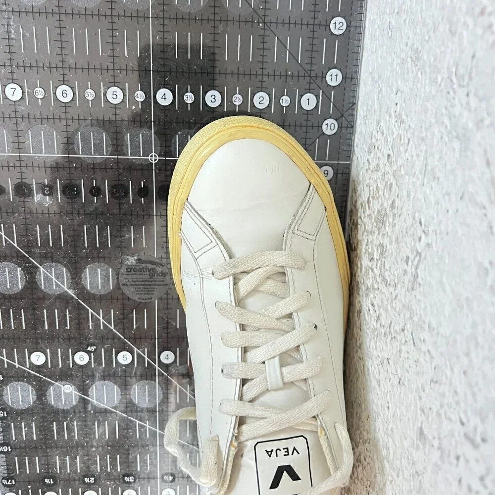 Veja Esplar Women Size 7 Extra White Leather V stitch Logo Lace Up Training Shoe